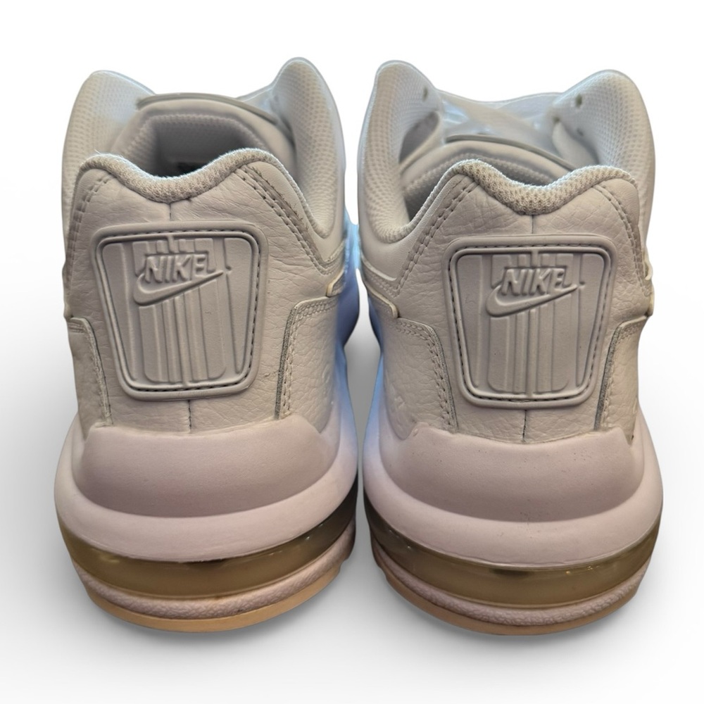 Nike - Picture 7 of 10